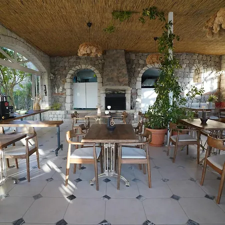 Cumbalica Flora Szálloda Çeşme