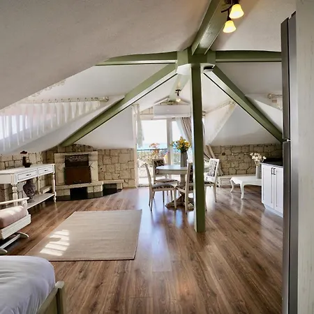 Cumbalıca Flora Otel Çeşme