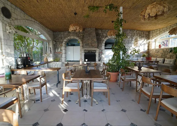 Cumbalica Flora Hotel Çeşme