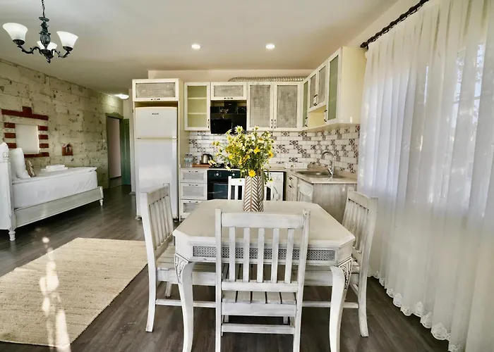 Cumbalica Flora Hotel *