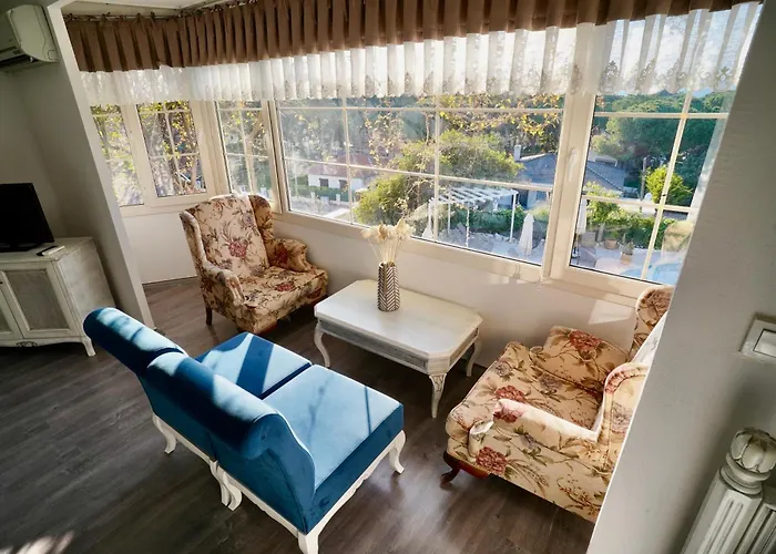 Hotel Cumbalica Flora Çeşme