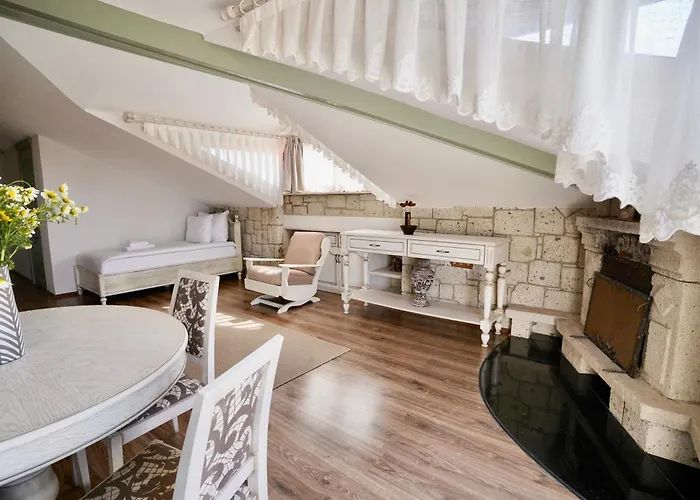 Cumbalica Flora * Çeşme