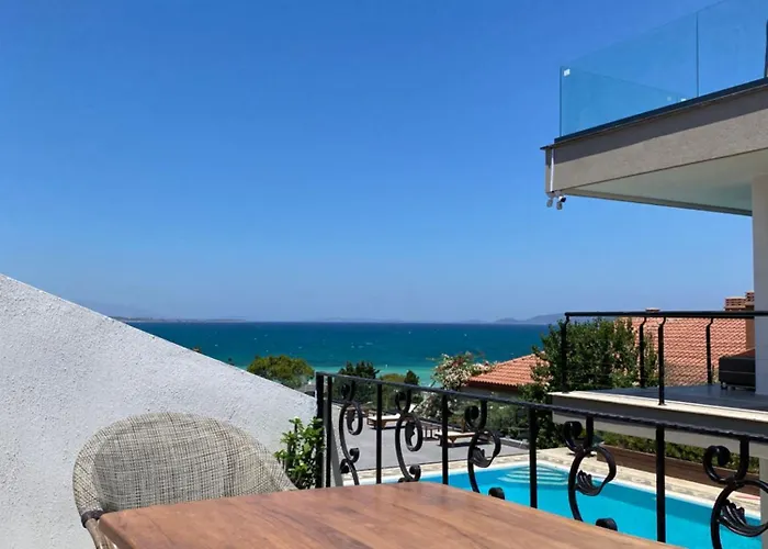 Cumbalica Flora Hotel *