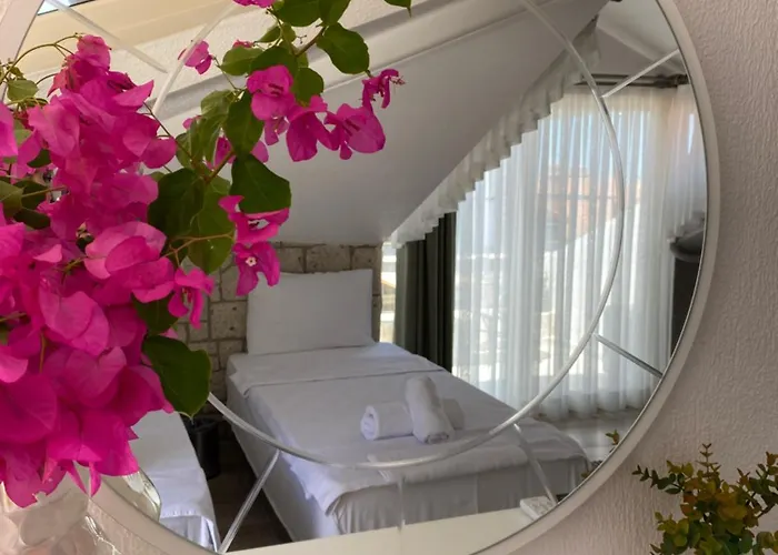 Cumbalica Flora Hotel *